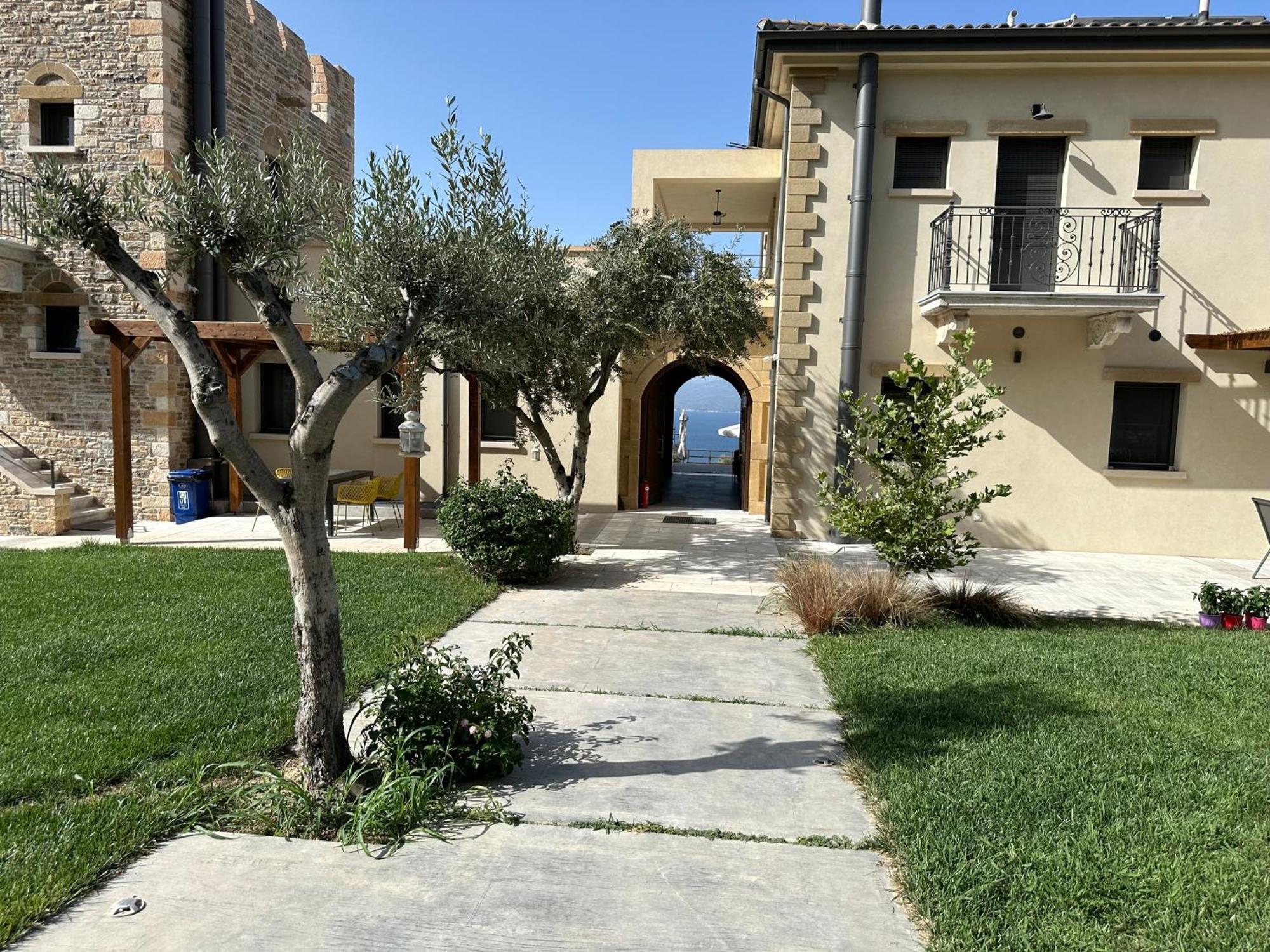 Villa Kalamos / Sea View And Pool Nearby Athens Exterior photo