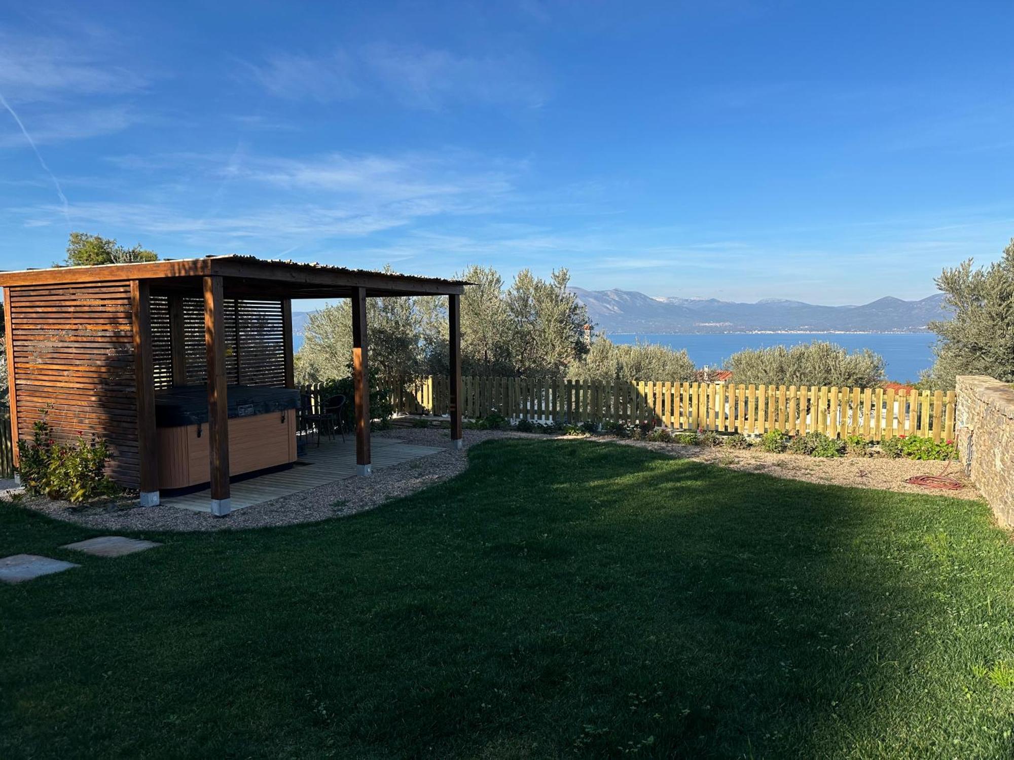 Villa Kalamos / Sea View And Pool Nearby Athens Exterior photo