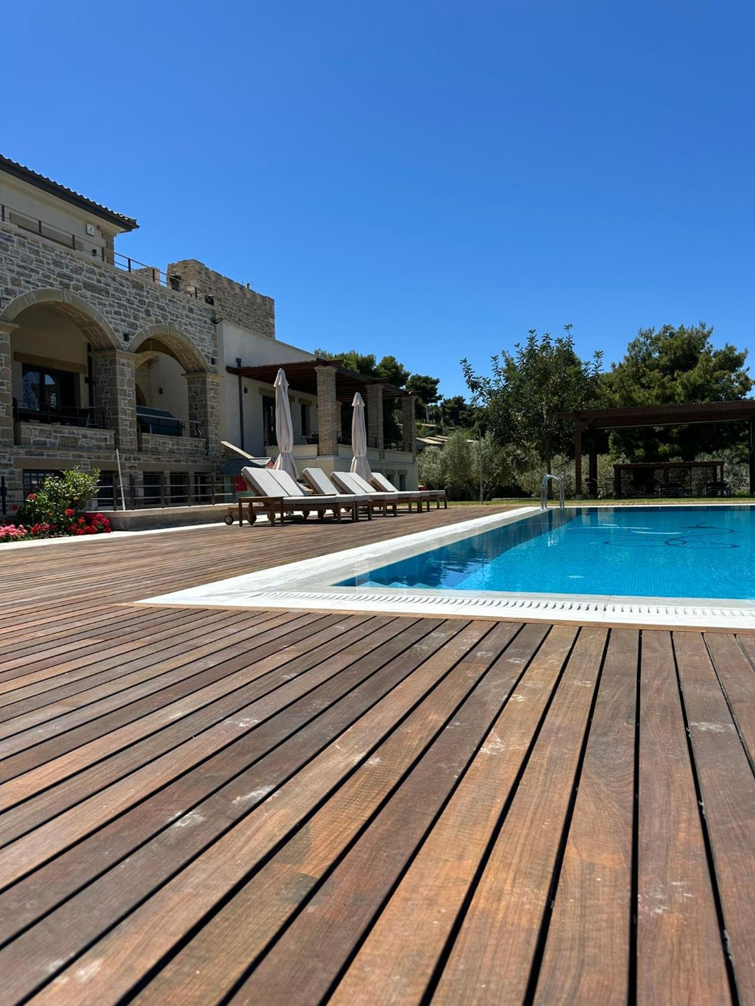 Villa Kalamos / Sea View And Pool Nearby Athens Exterior photo